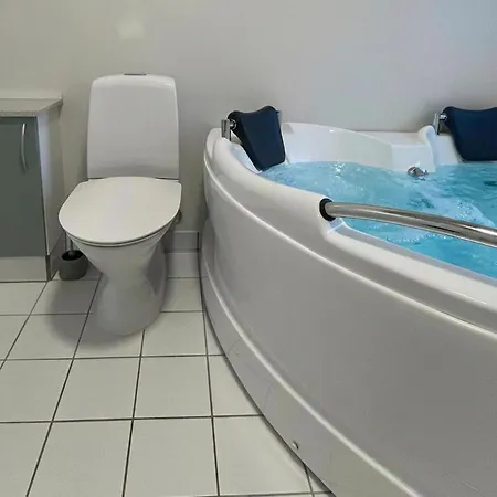 3 Bedroom Gorgeous In Nykobing Sj Hébergement de vacances *